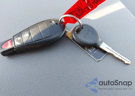 2010 Chrysler Town & Country New Lx from USA, damaged, VIN 2A4RR2D19AR456396